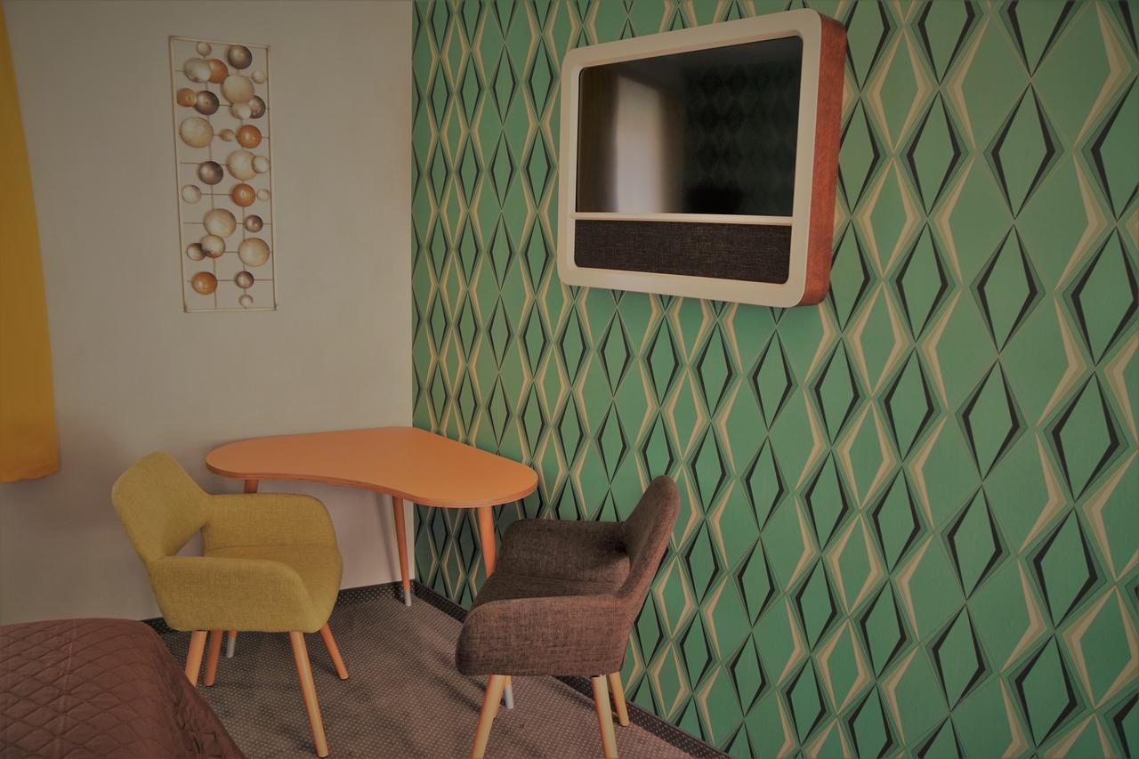 Themenhotel 50'S Ville Motel Chemnitz Exterior photo