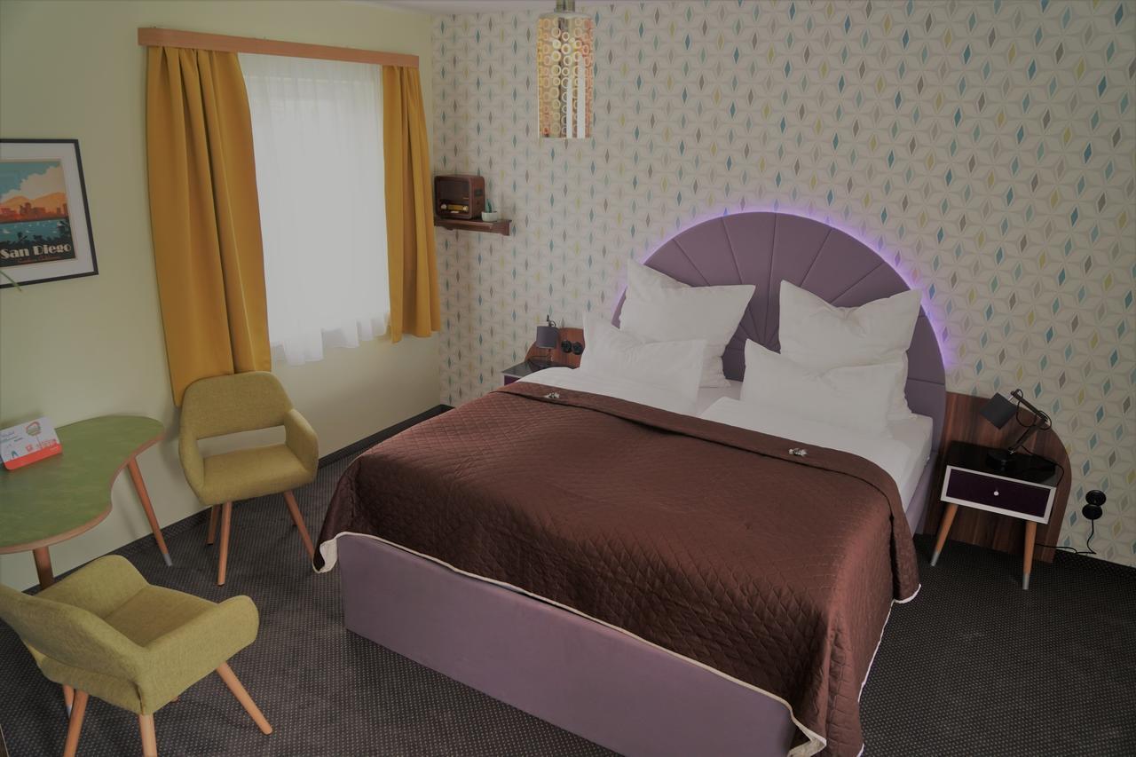 Themenhotel 50'S Ville Motel Chemnitz Exterior photo